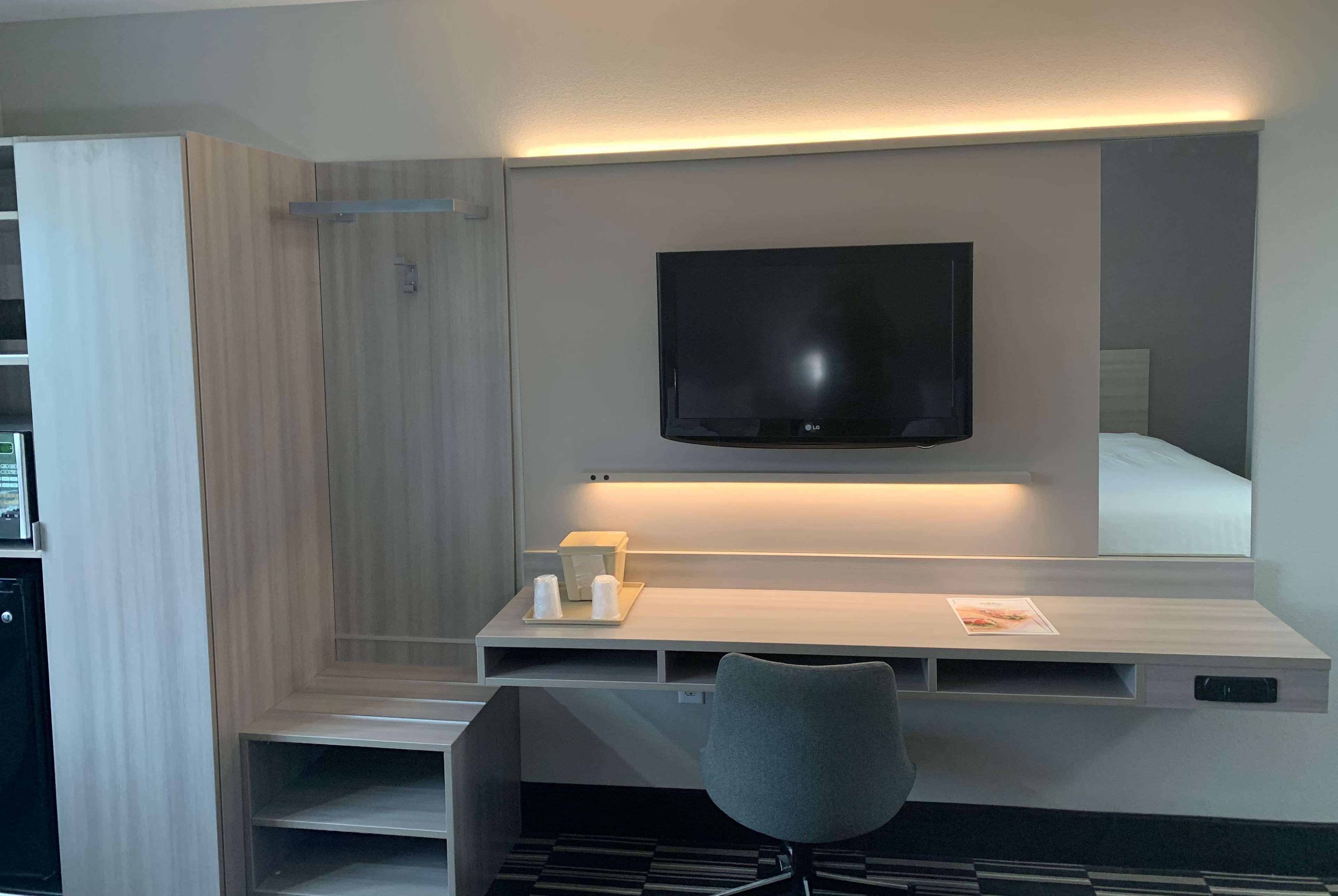 Microtel Inn By Wyndham Charlotte Airport Экстерьер фото