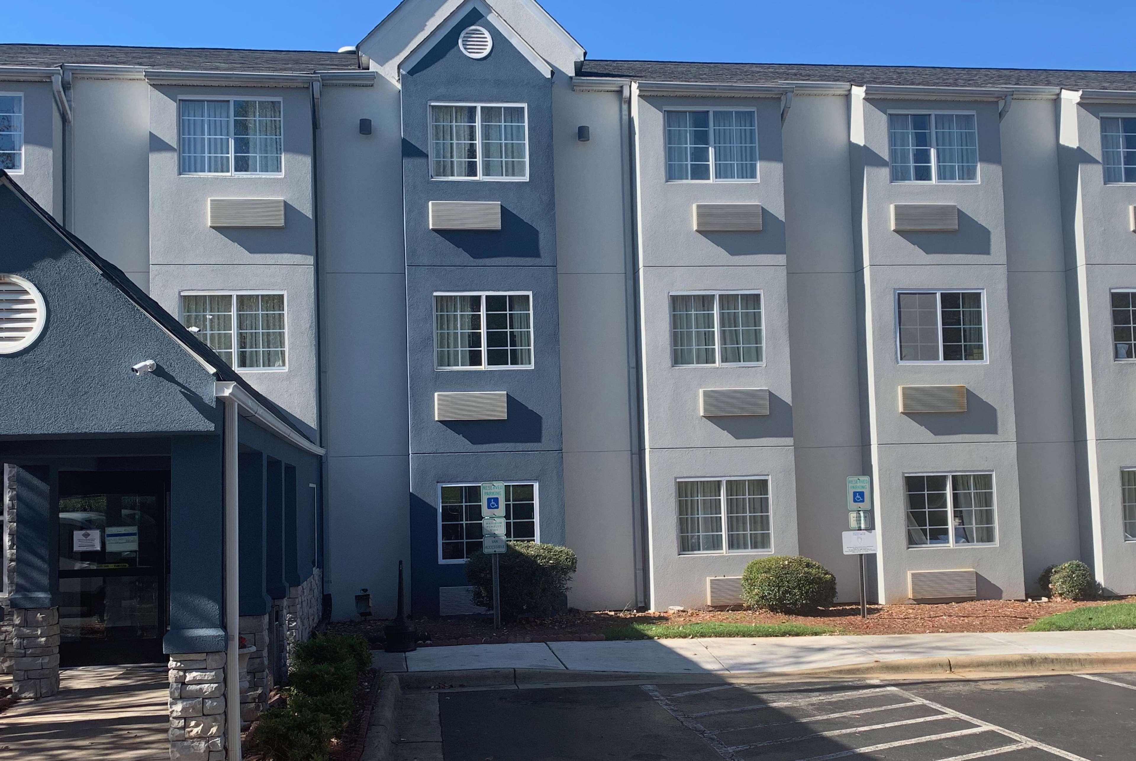 Microtel Inn By Wyndham Charlotte Airport Экстерьер фото