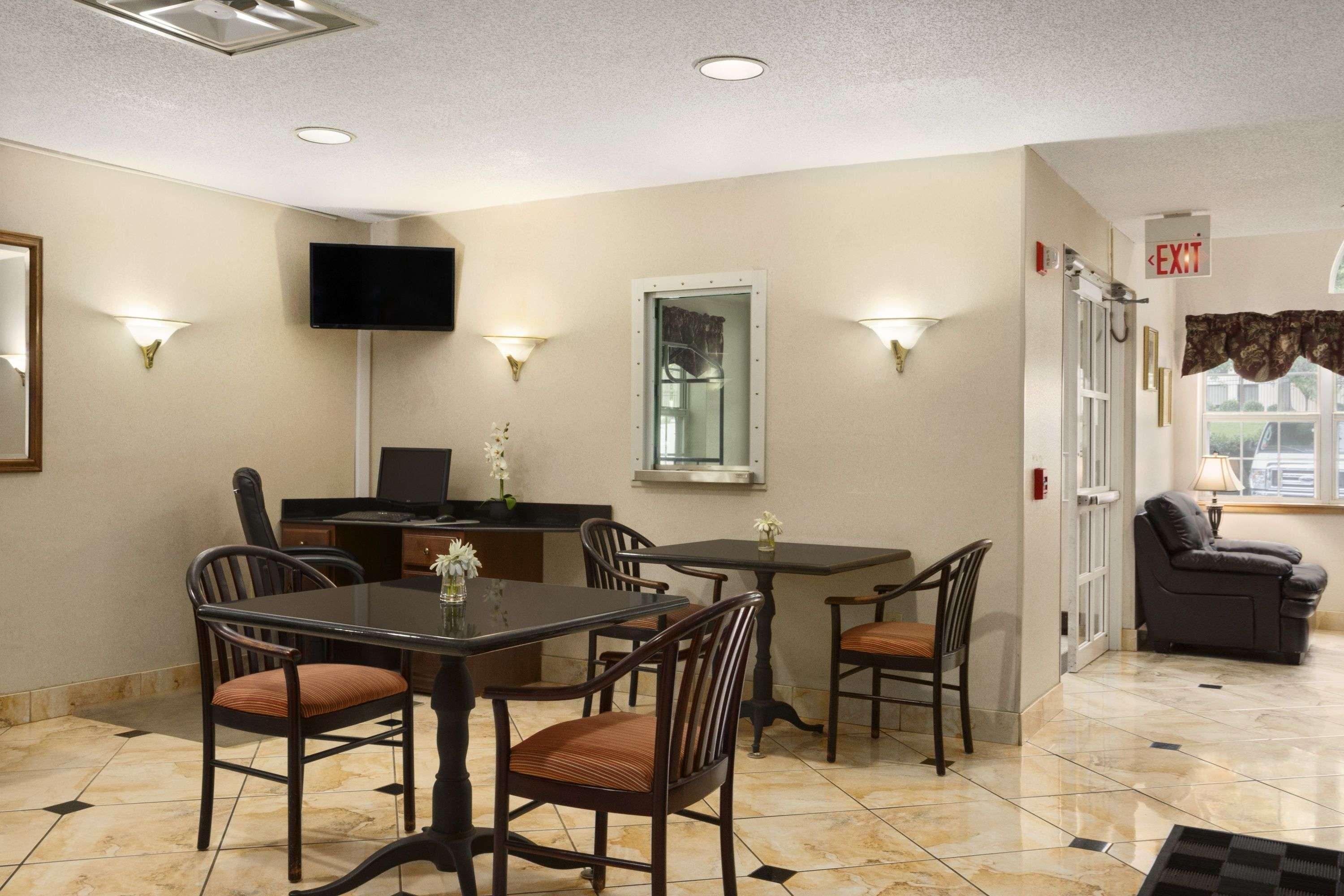 Microtel Inn By Wyndham Charlotte Airport Экстерьер фото