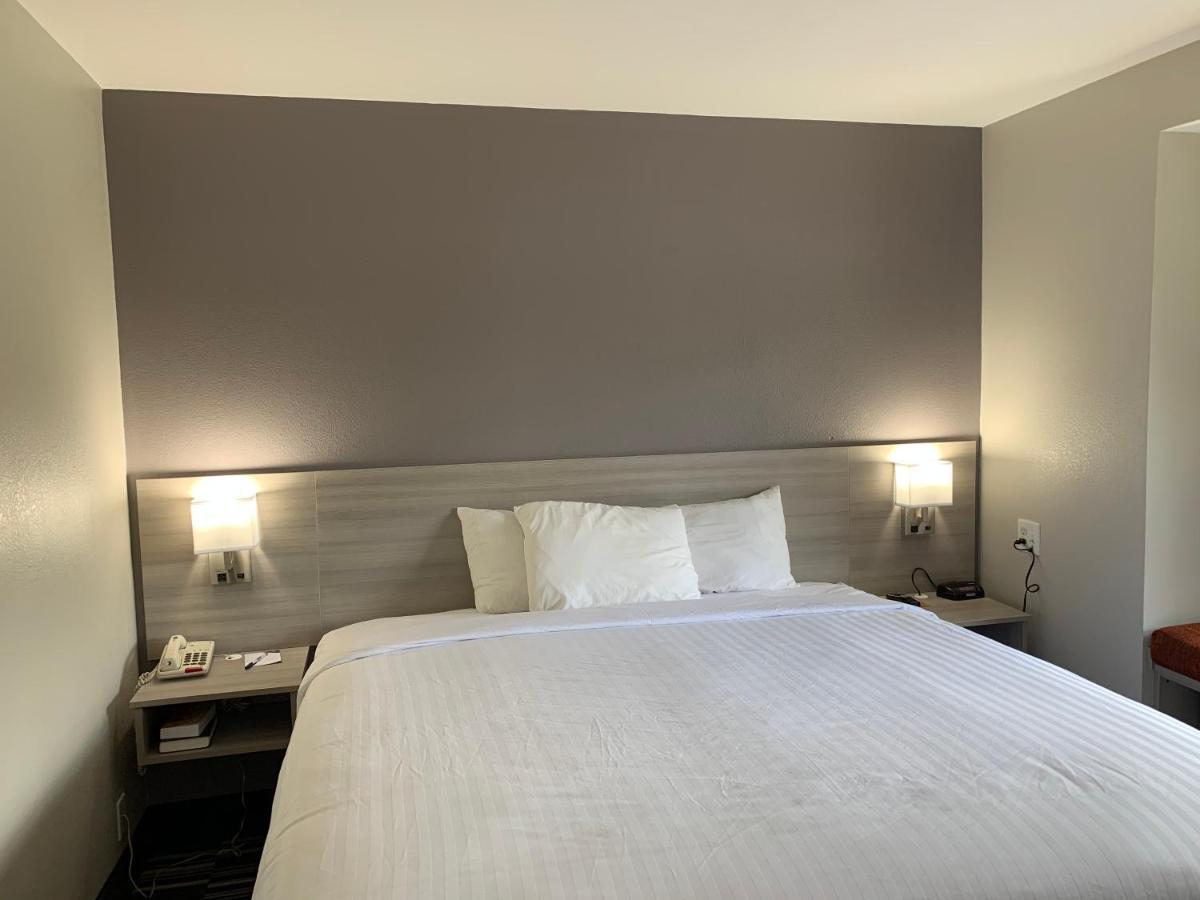 Microtel Inn By Wyndham Charlotte Airport Экстерьер фото